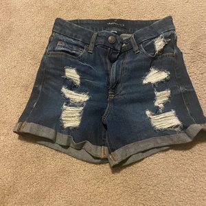 High rise curvy. Size 4 darker wash